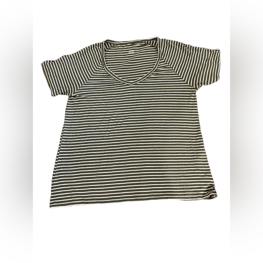 American Eagle shirt